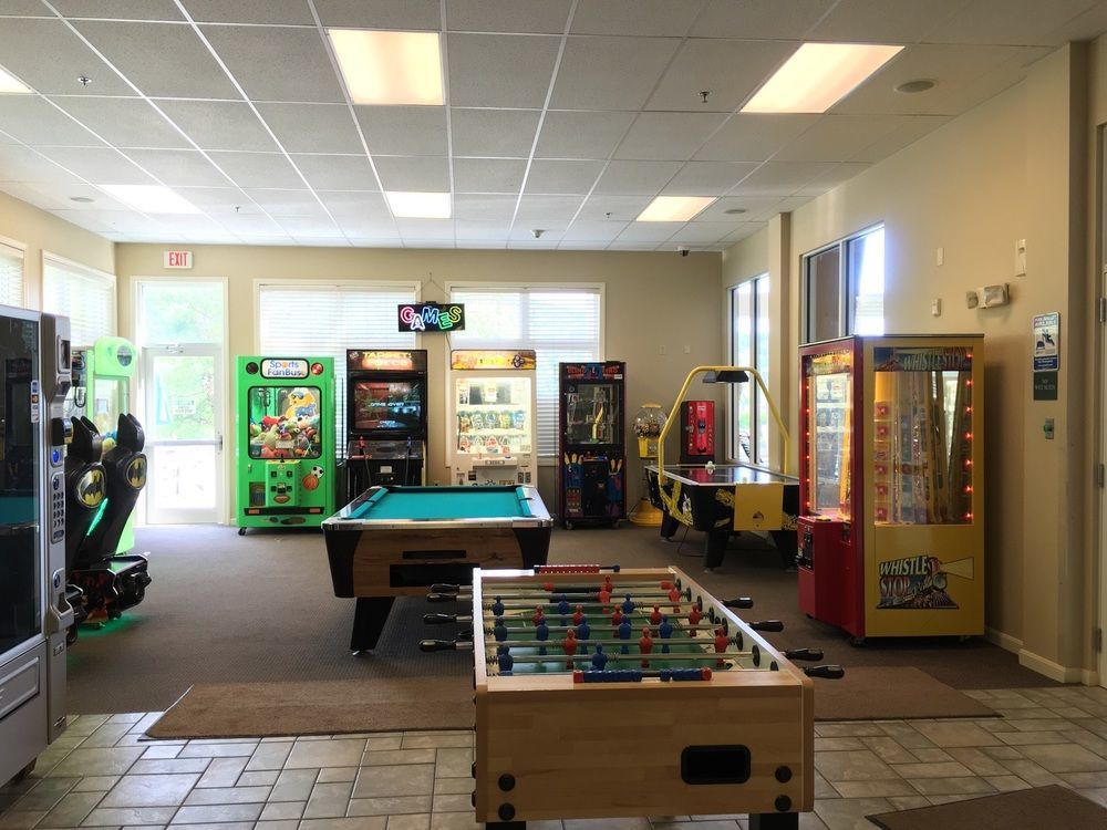 Vacation Village In The Berkshires Hancock Exterior foto The game room at the Student Union
